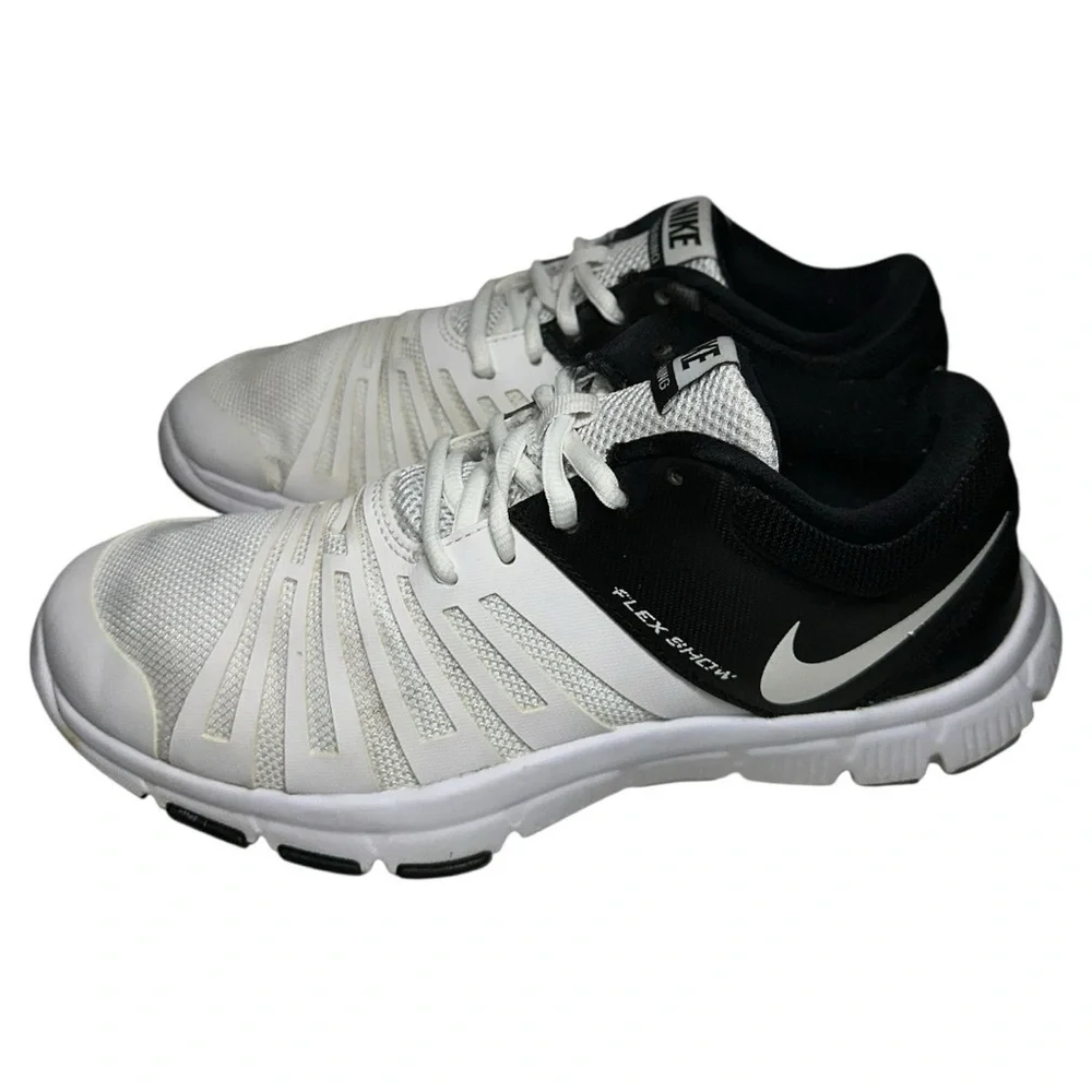 NIKE Boy’s Size 6.5 White Black Flex Show Training Shoes Sneakers